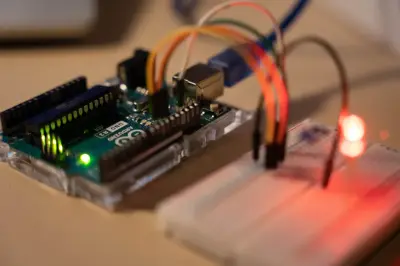 Arduino Uno R4 WiFi Review: The New Standard for Makers?