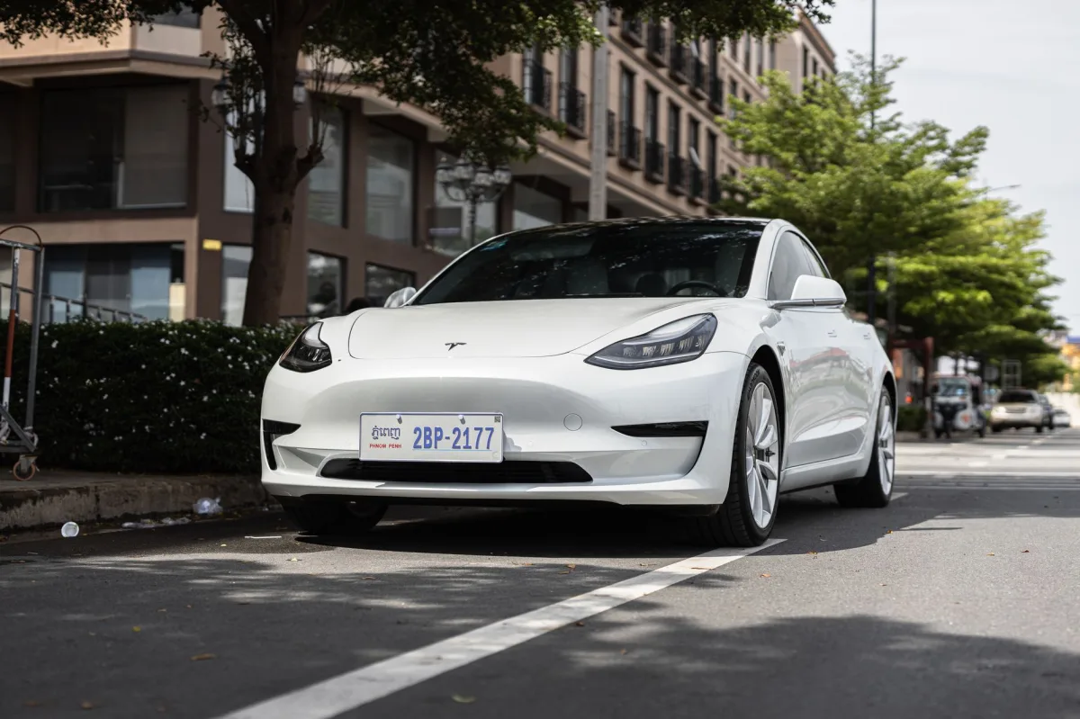 Tesla vs Rivian 2026: Which EV Reigns Supreme for Your Drive